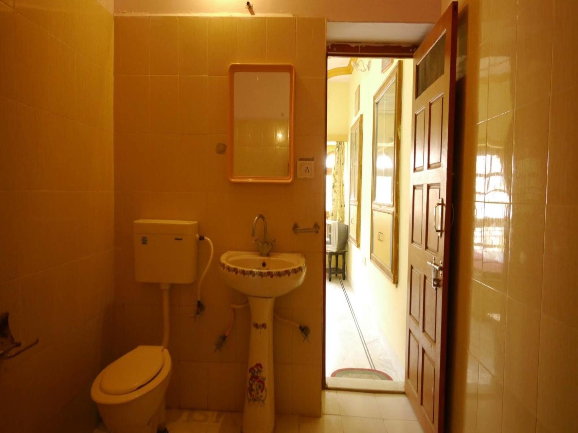Hotel Roop Mahal Jaisalmer Extérieur photo